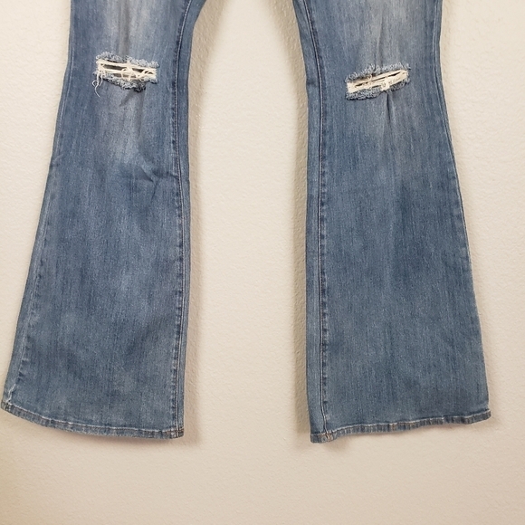 M.A.P. High Rise Distressed Flare Leg Med Wash Jeans Sz 2XL(19) - Picture 3 of 7